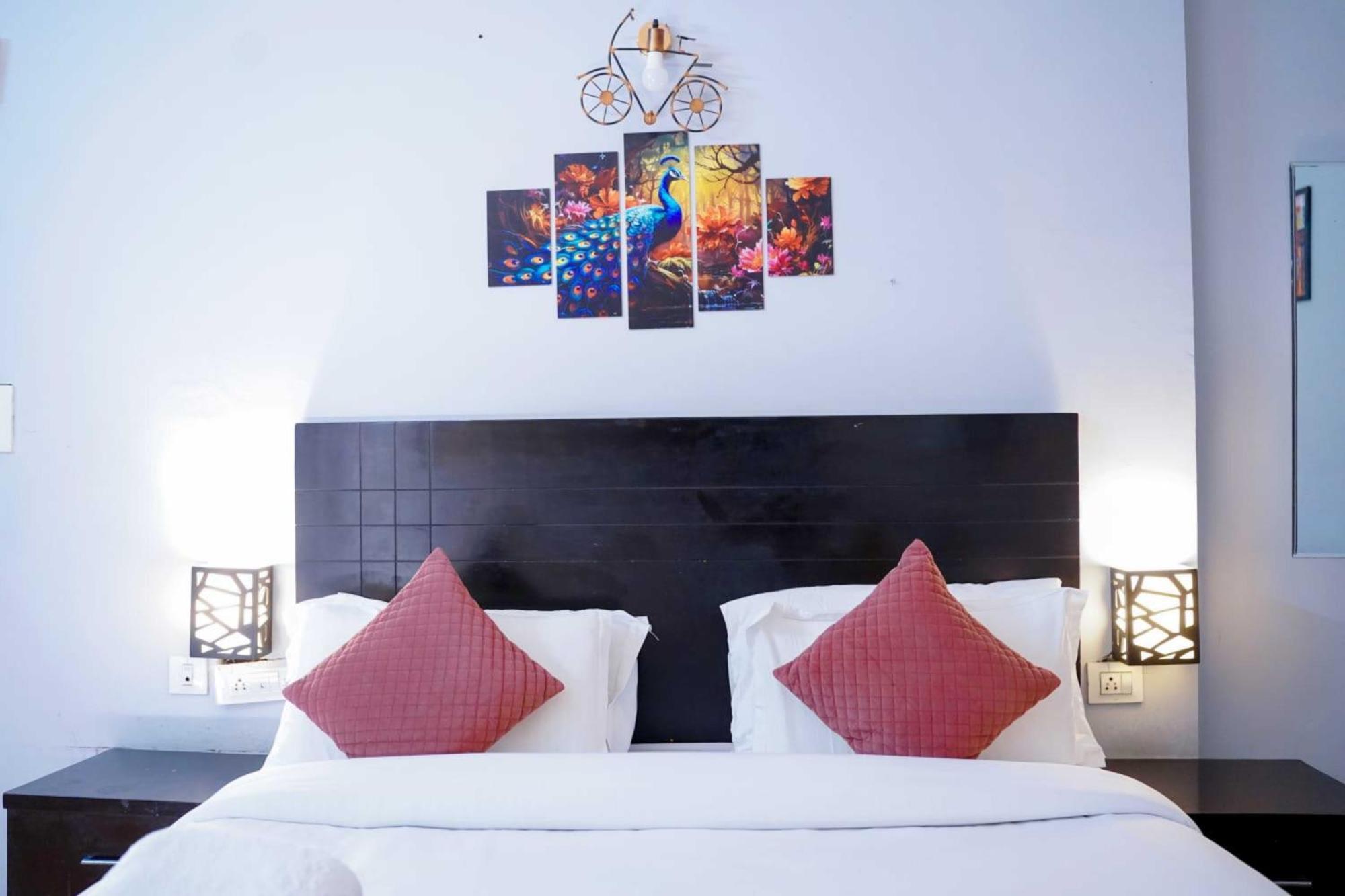 Vrindavan Dreams Hotel And Suites Экстерьер фото