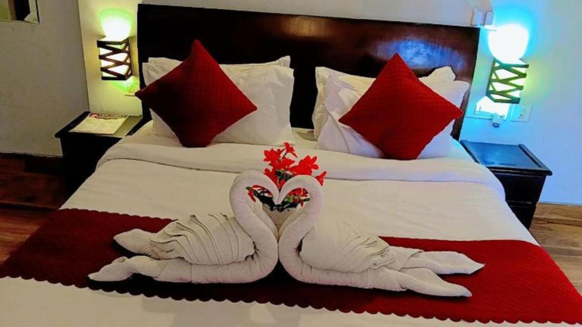 Vrindavan Dreams Hotel And Suites Экстерьер фото