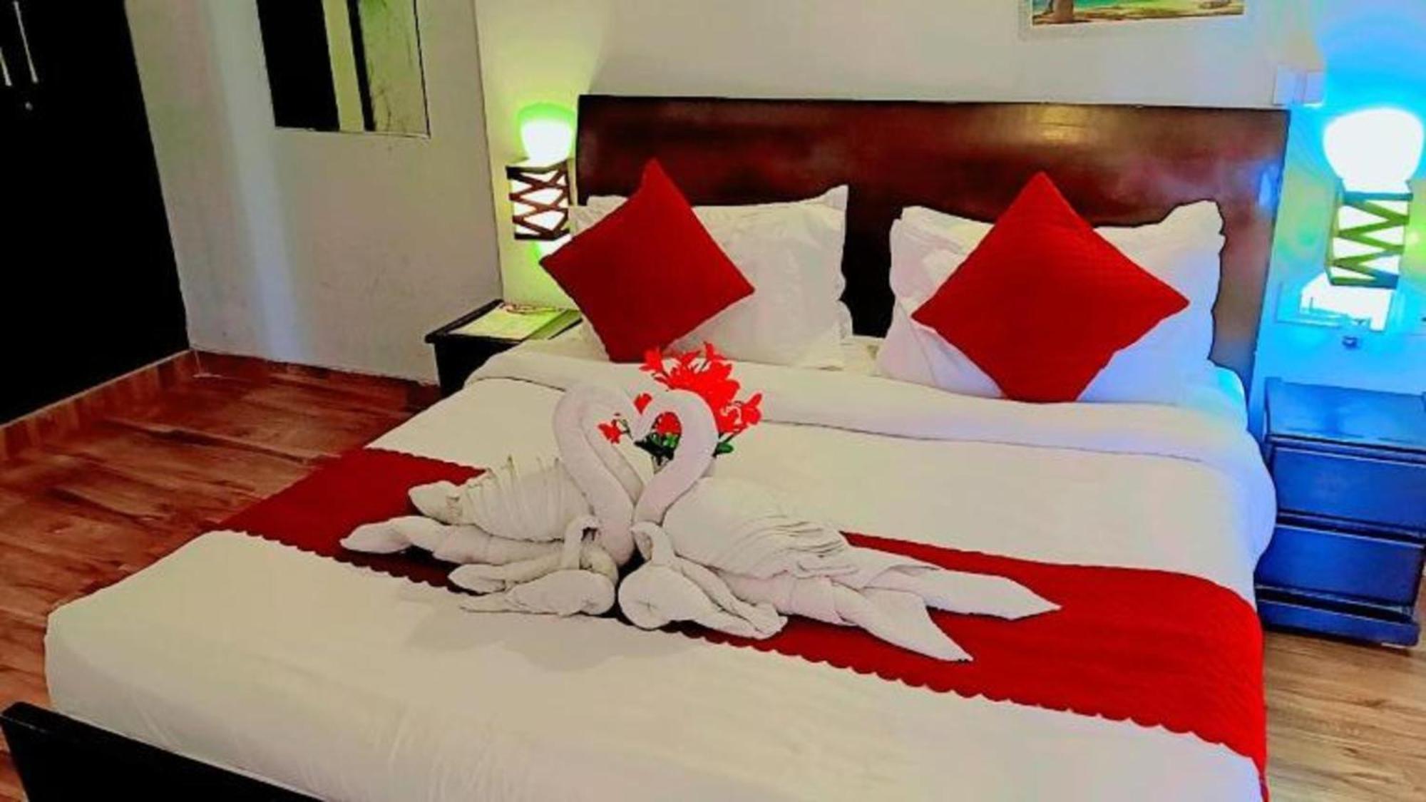Vrindavan Dreams Hotel And Suites Экстерьер фото