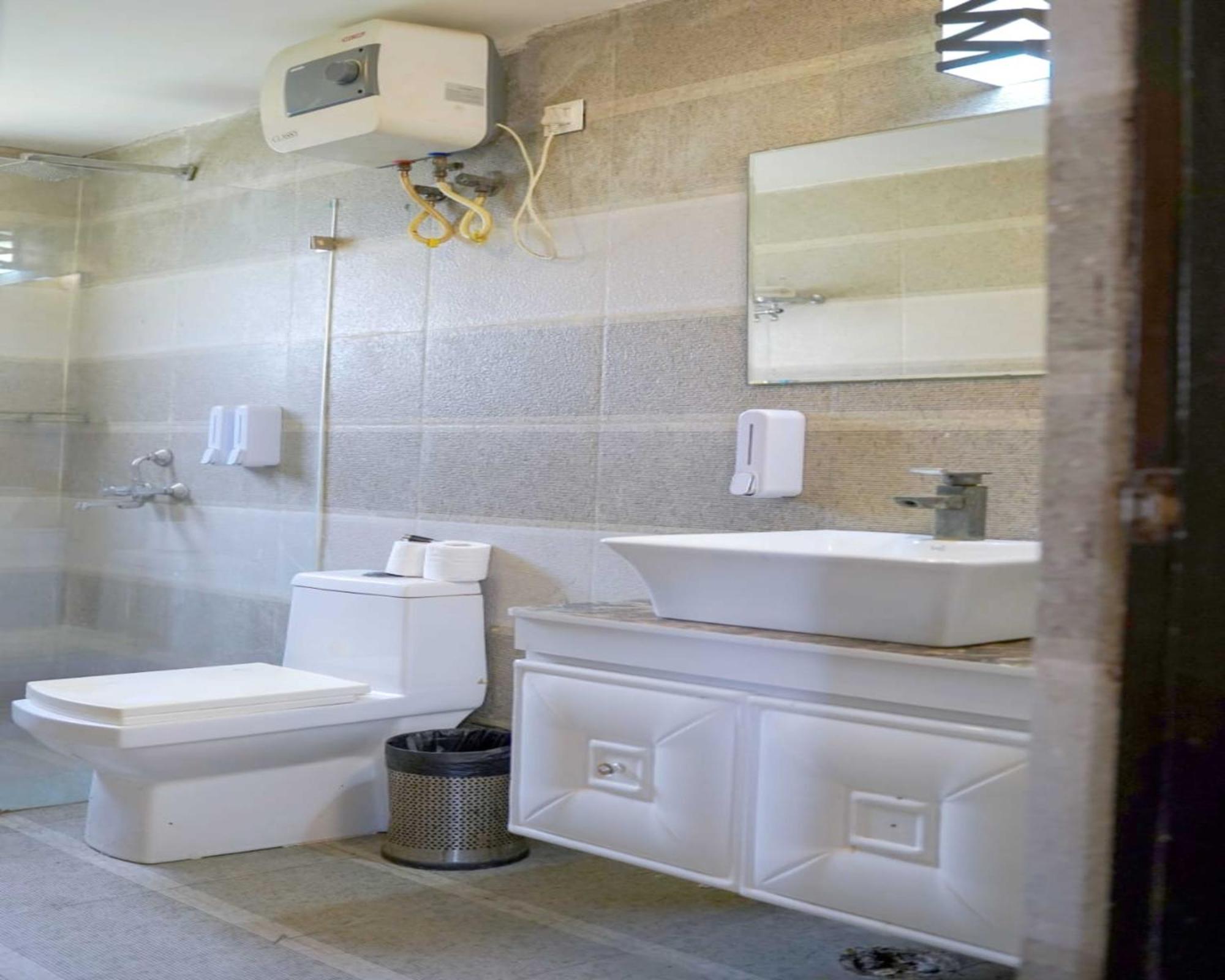 Vrindavan Dreams Hotel And Suites Экстерьер фото