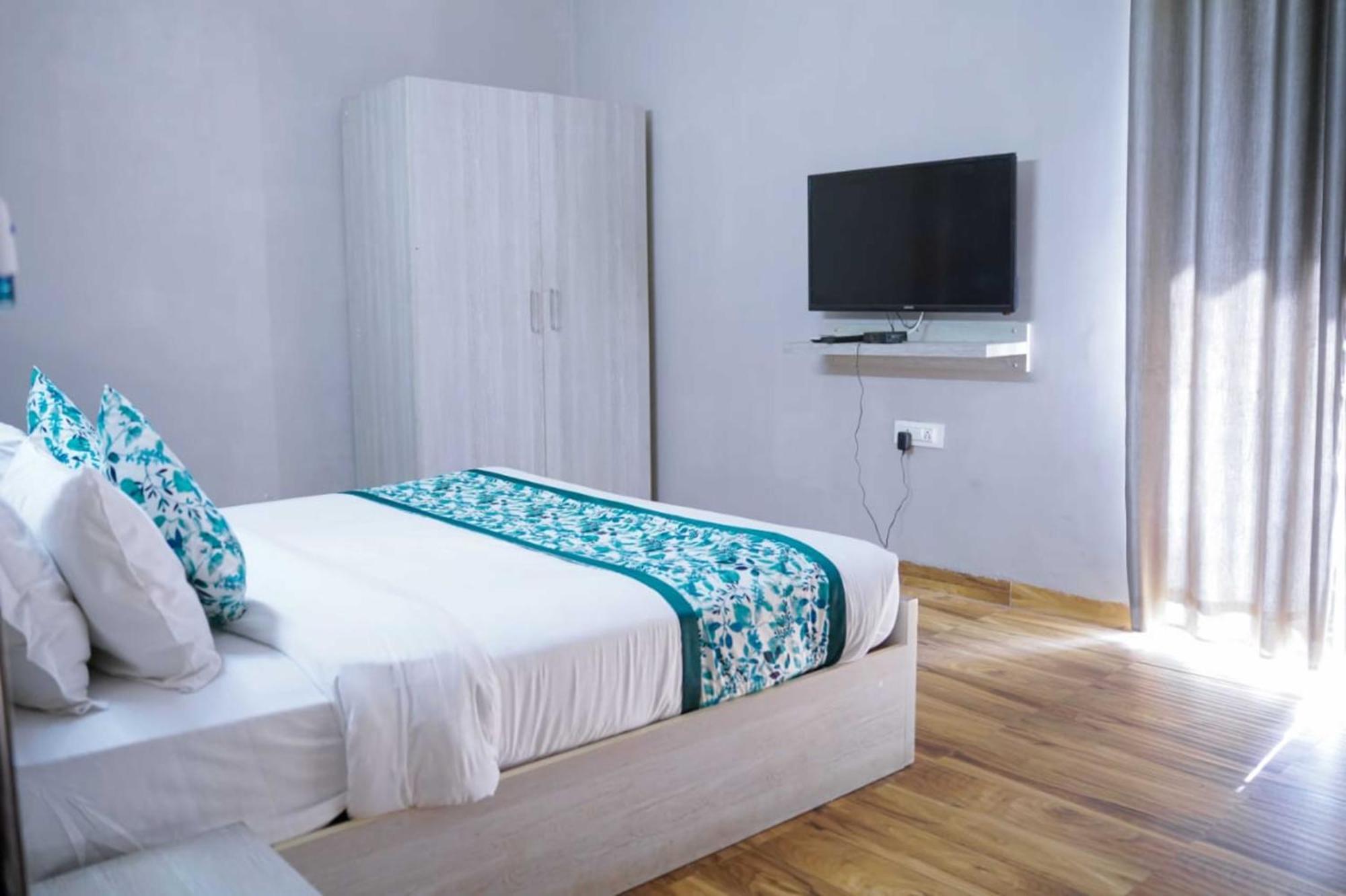 Vrindavan Dreams Hotel And Suites Экстерьер фото