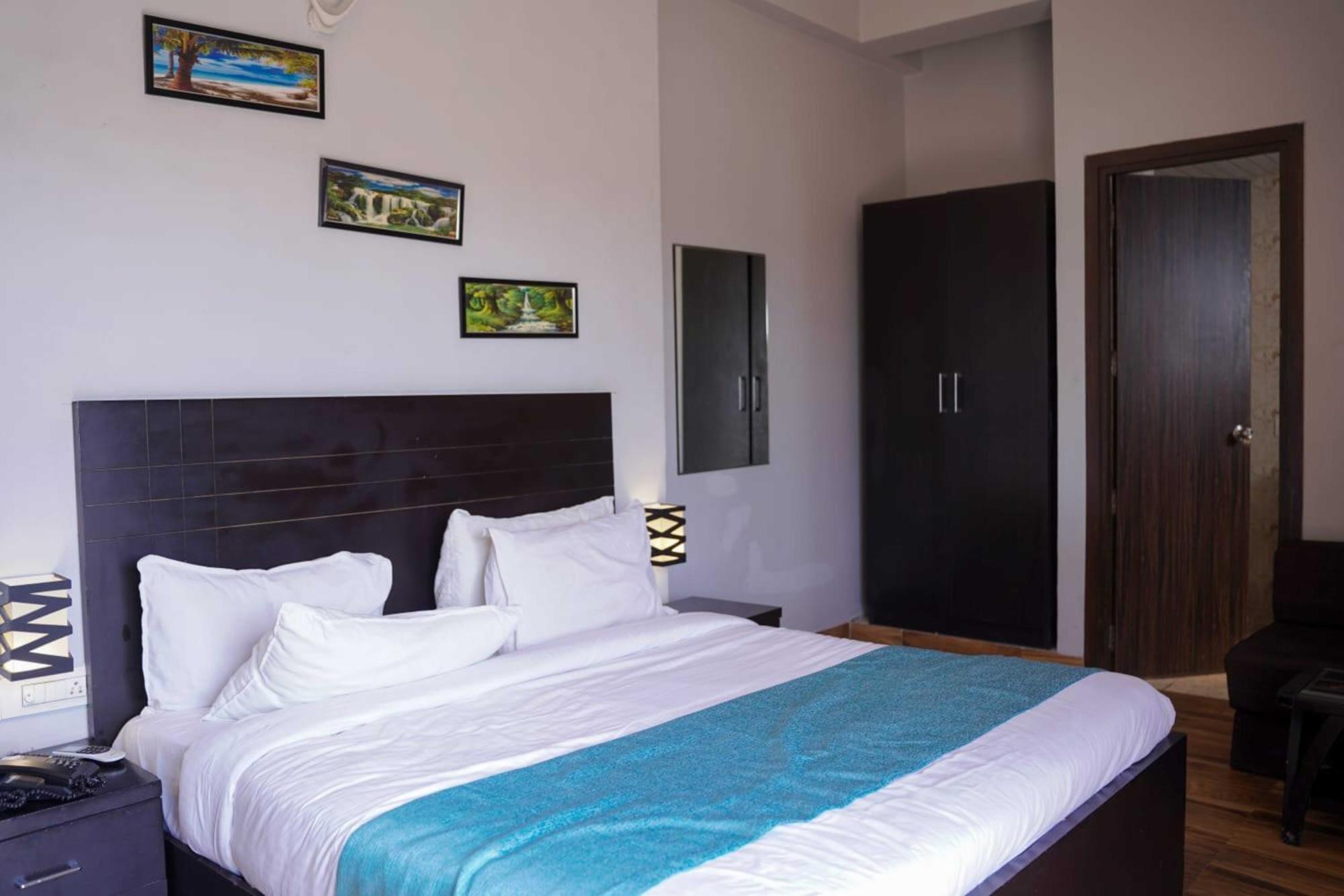 Vrindavan Dreams Hotel And Suites Экстерьер фото