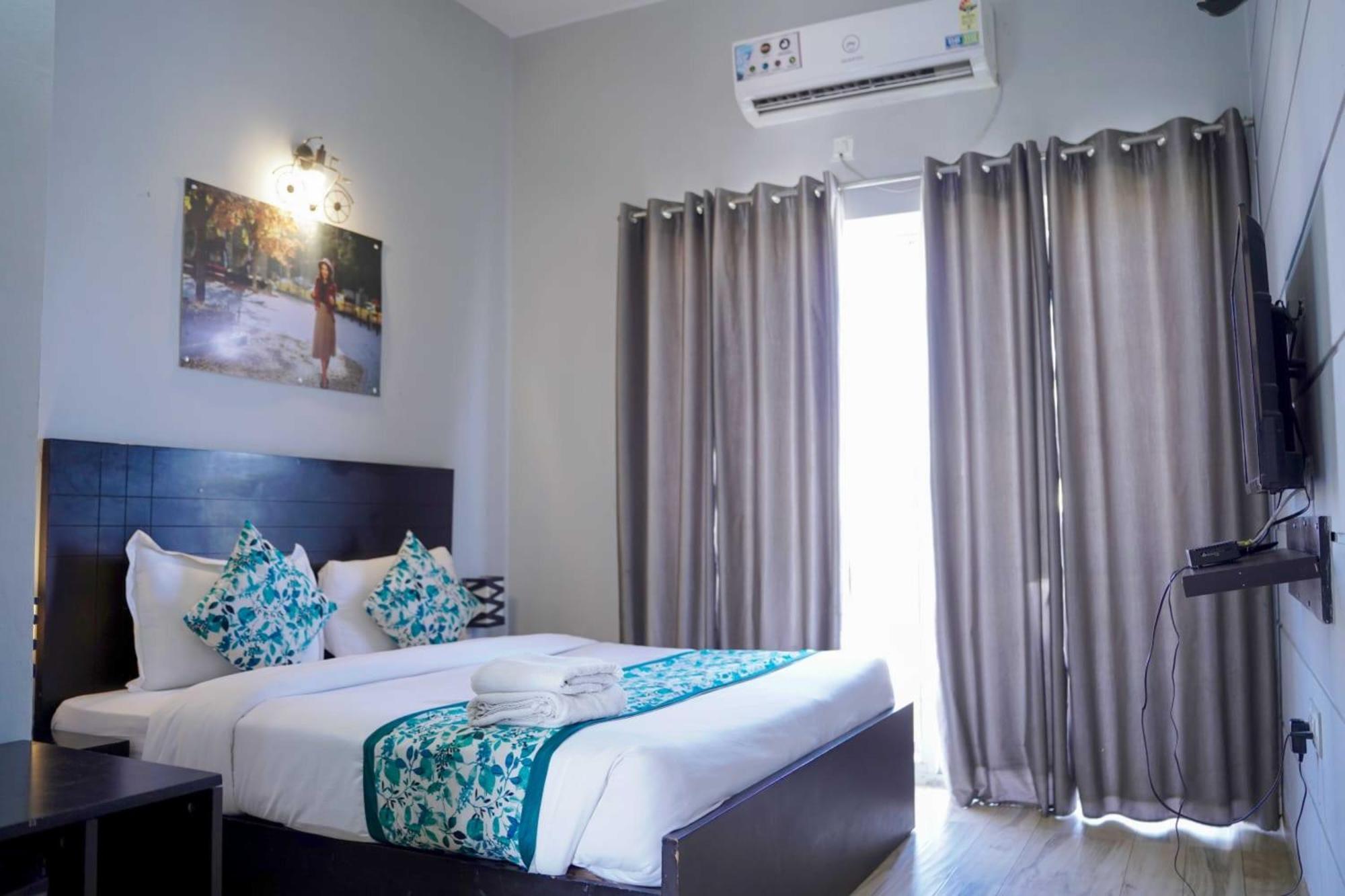 Vrindavan Dreams Hotel And Suites Экстерьер фото
